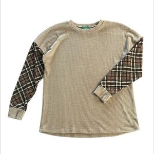 Sunshine & Rodeos size medium oversized plaid sleeve thermal shirt